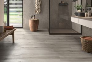 PAN-borealis-inari-naturale-9,5mm-inari-naturale-chevron-9,5mm-bathroom-001